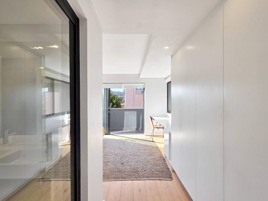 2 Bedroom Property for Sale in Sea Point Western Cape